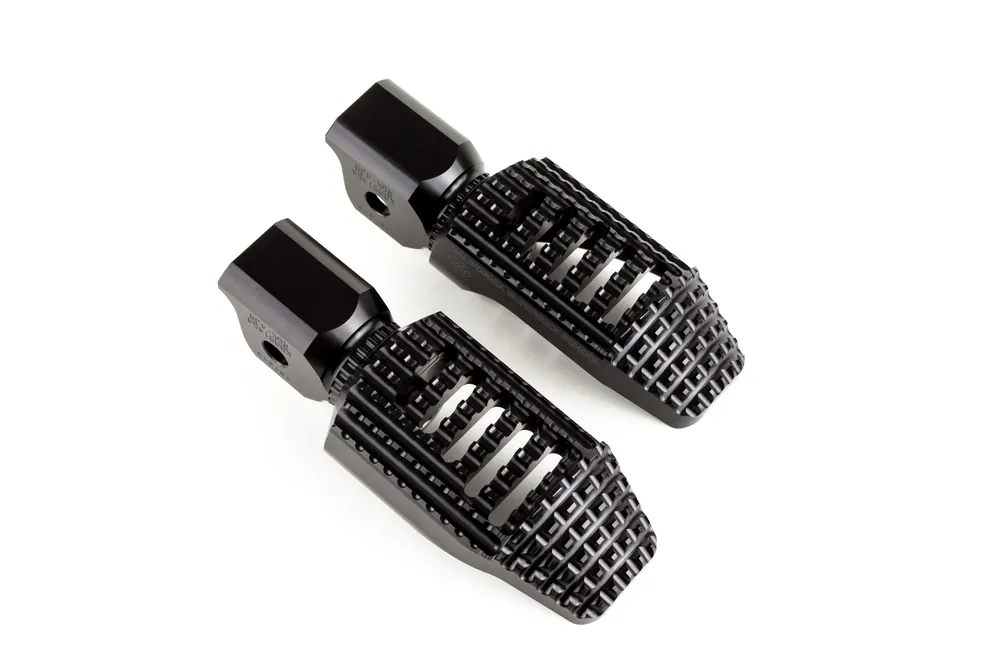 California Superbike School Peg Set by Gilles Tooling BMW / S1000RR M Package / 2020 Professional Grade